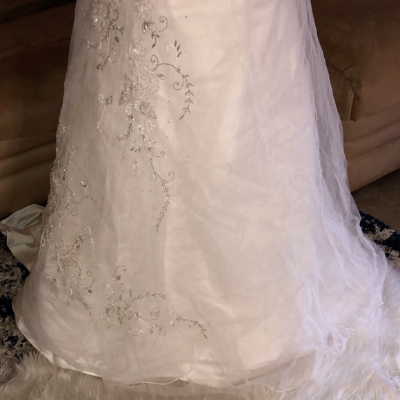 OLEG CASSINI Ivory CES409 Wedding Dress - Picture 9 of 15